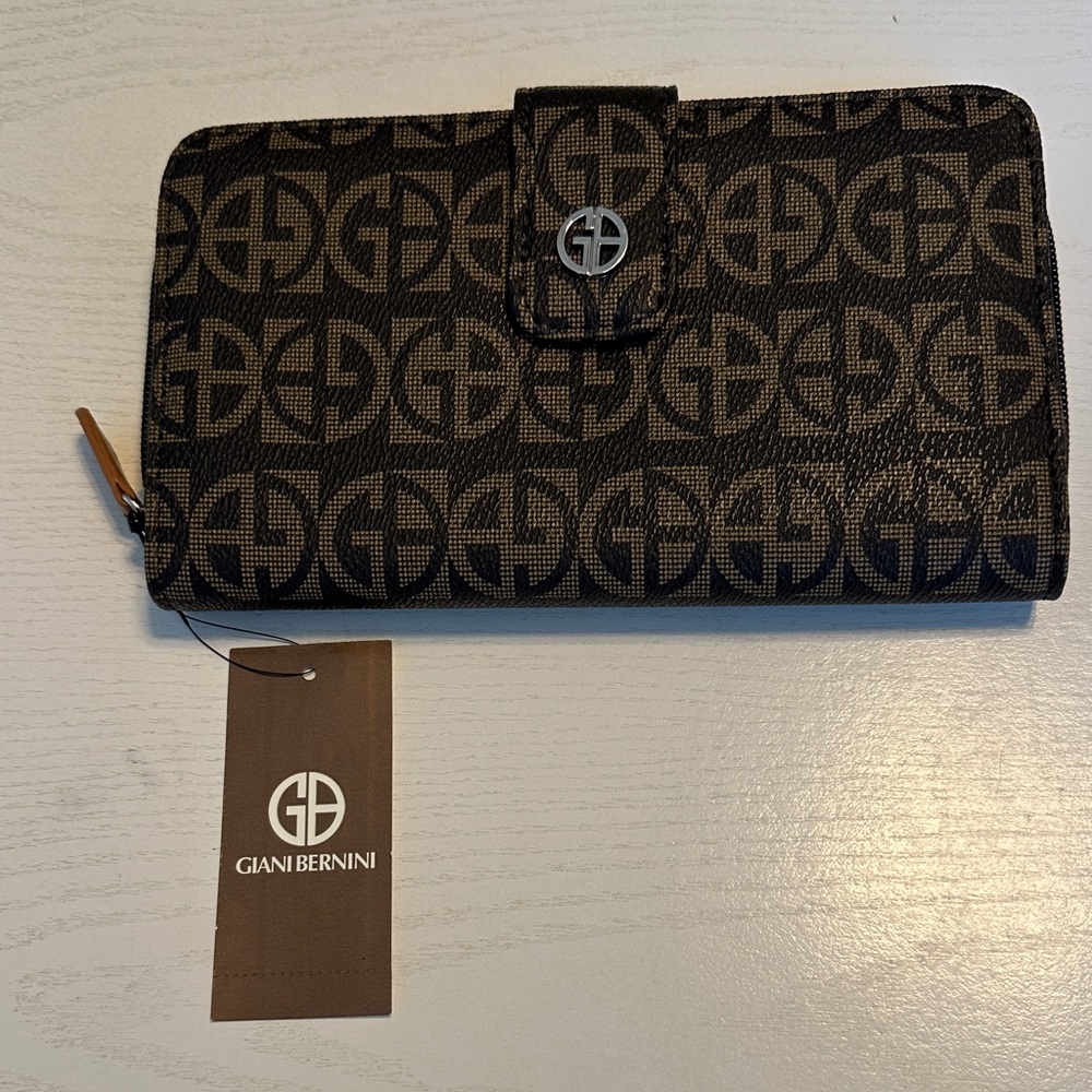 Giani Bernini Black and Brown Clutch